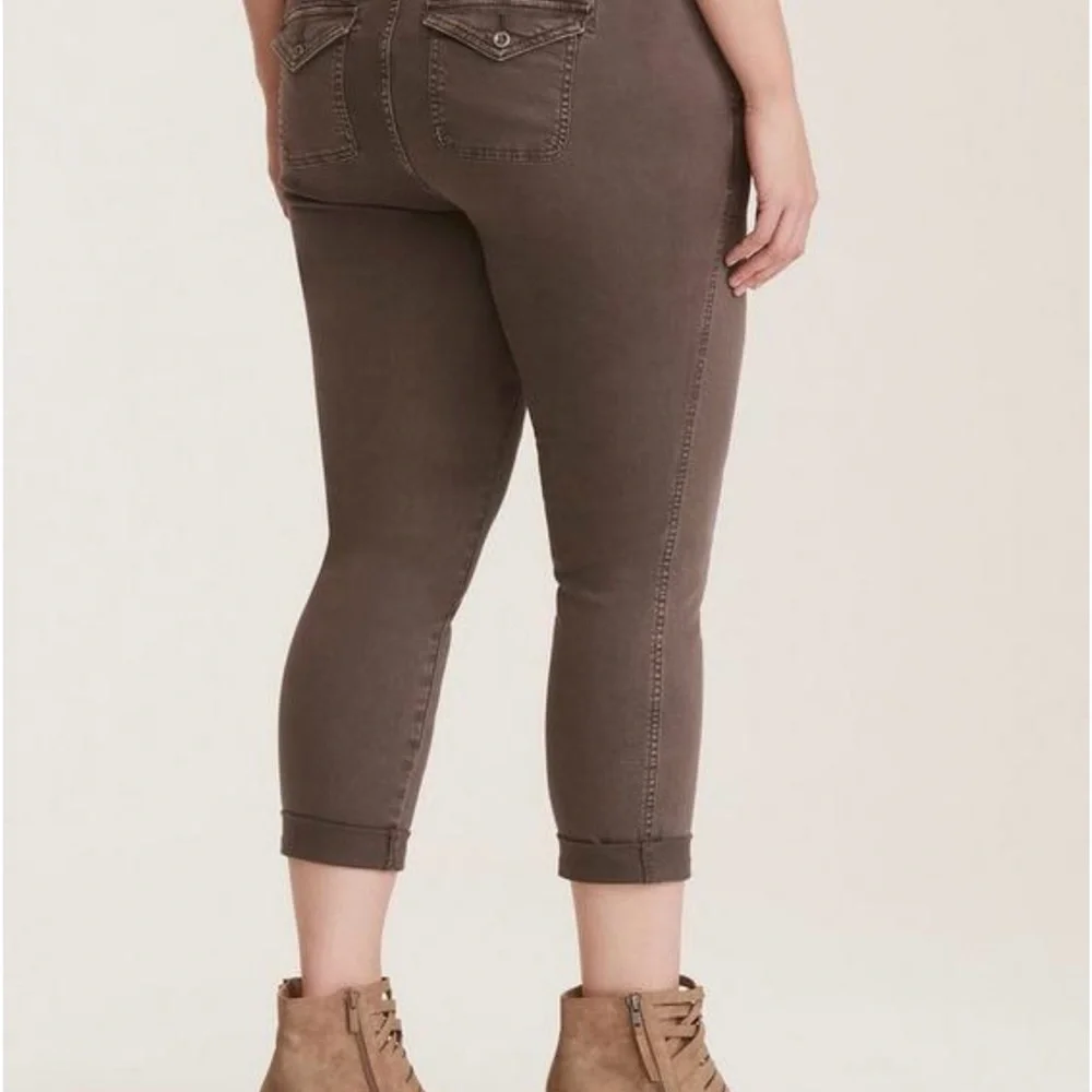 NWT Torrid Cropped Twill Military Pant Brown Wash - Picture 4 of 13